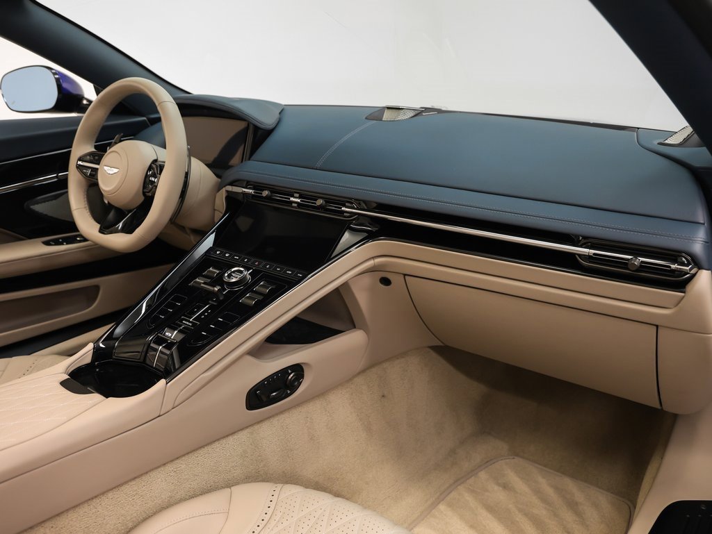 Used 2024 Aston Martin DB12 Convertible image 25