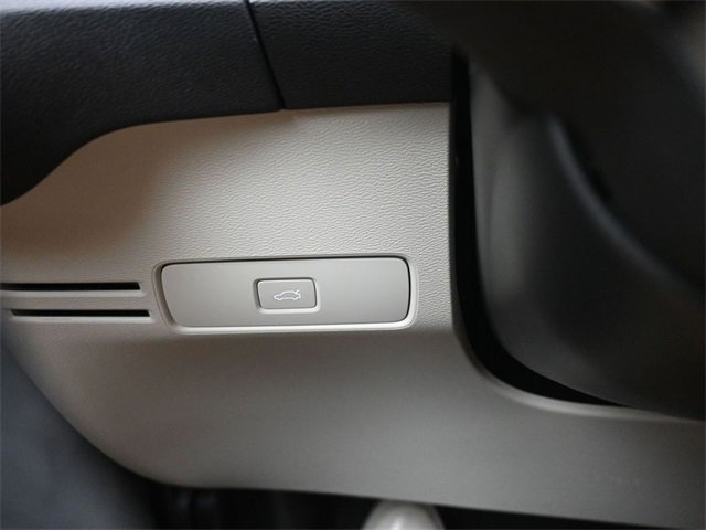 Used 2024 Volvo XC40 B5 Plus w/ Protection Package Premier image 28