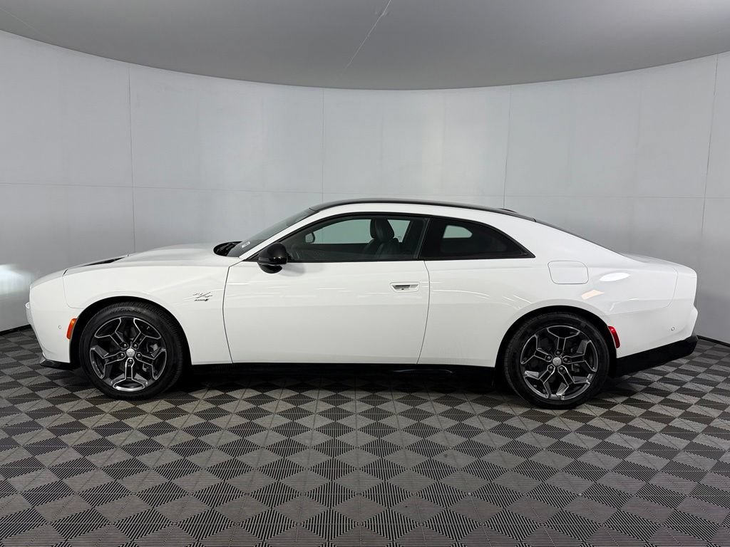 Used 2024 Dodge Charger Daytona R/T w/ Plus Group AWD/4WD image 10