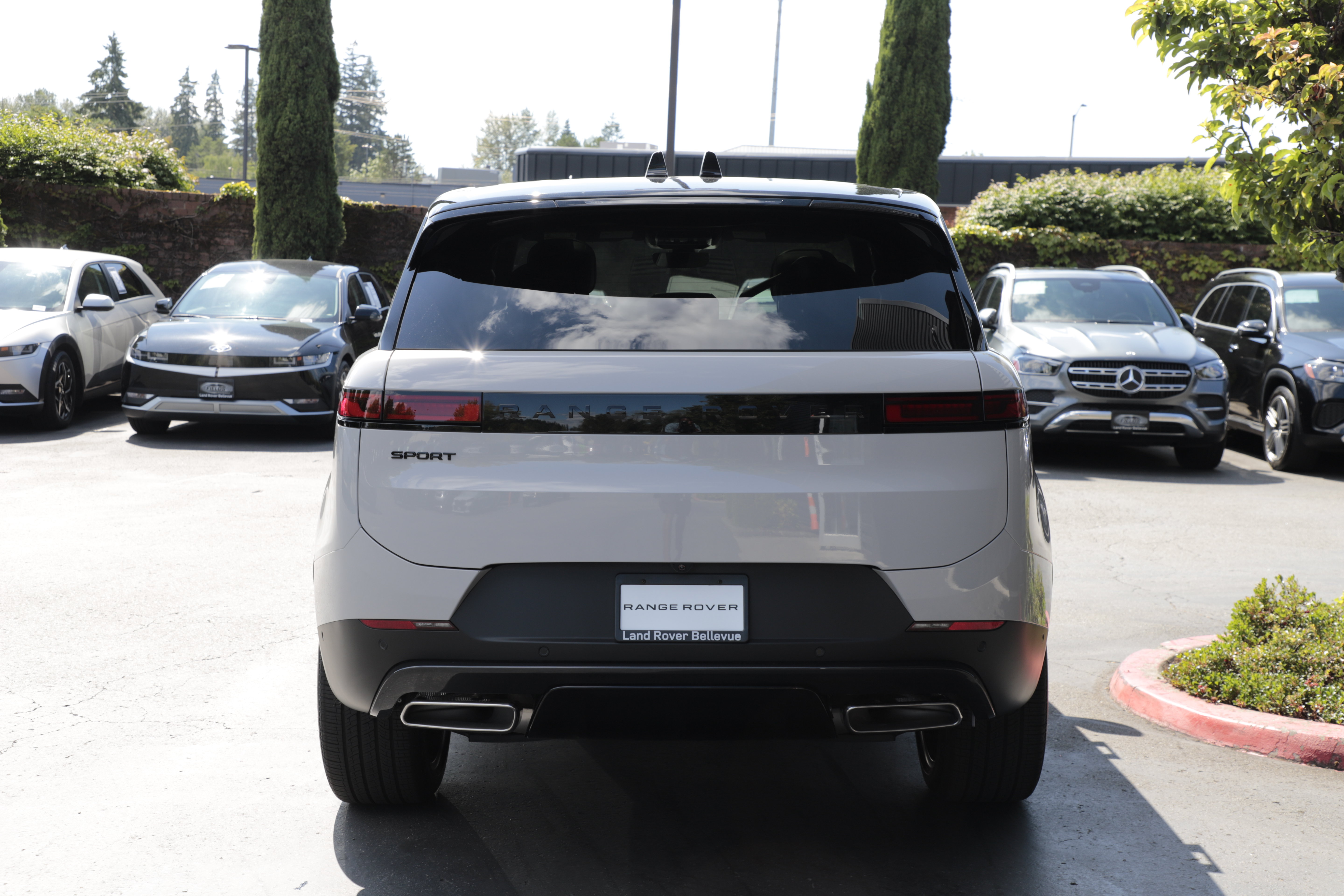 New 2026 Land Rover Range Rover Sport SE AWD/4WD image 5