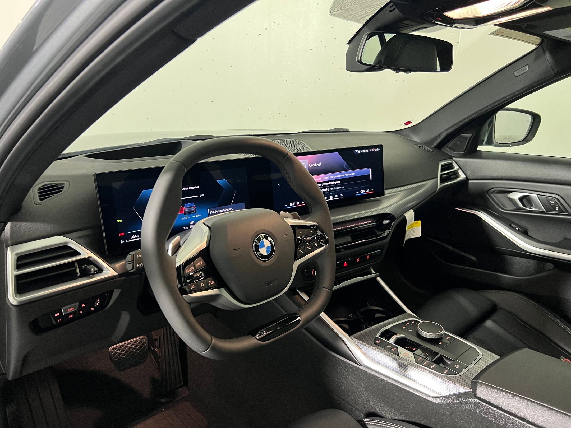 Used 2025 BMW 330i xDrive Sedan w/ Premium Package AWD/4WD image 4