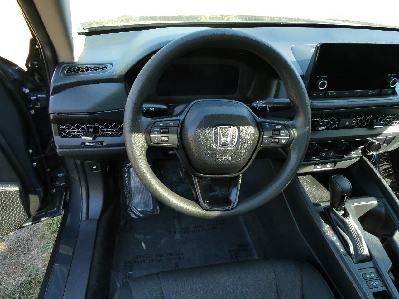 Used 2025 Honda Accord SE image 11