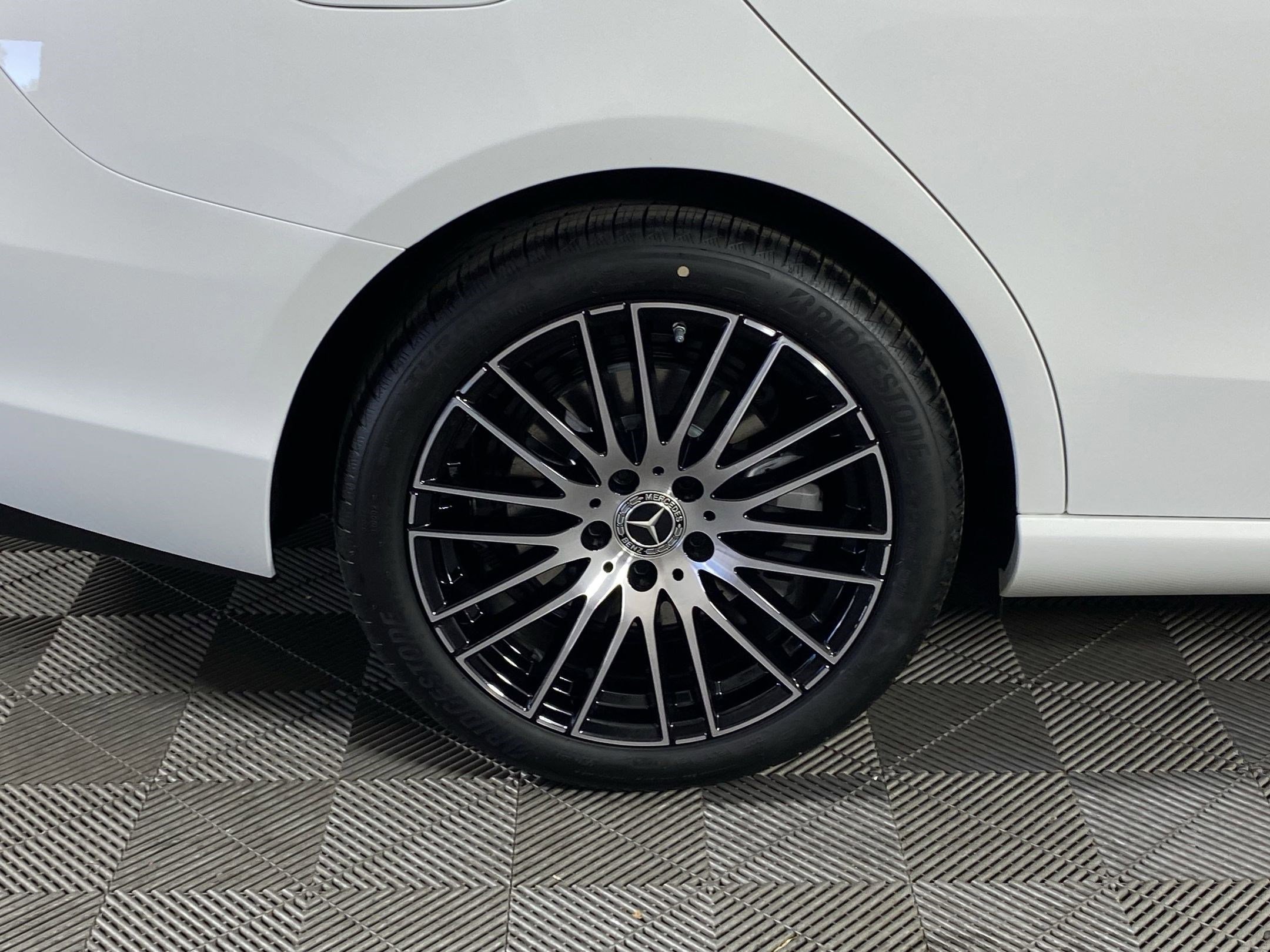 Used 2025 Mercedes-Benz C 300 4MATIC Sedan image 10