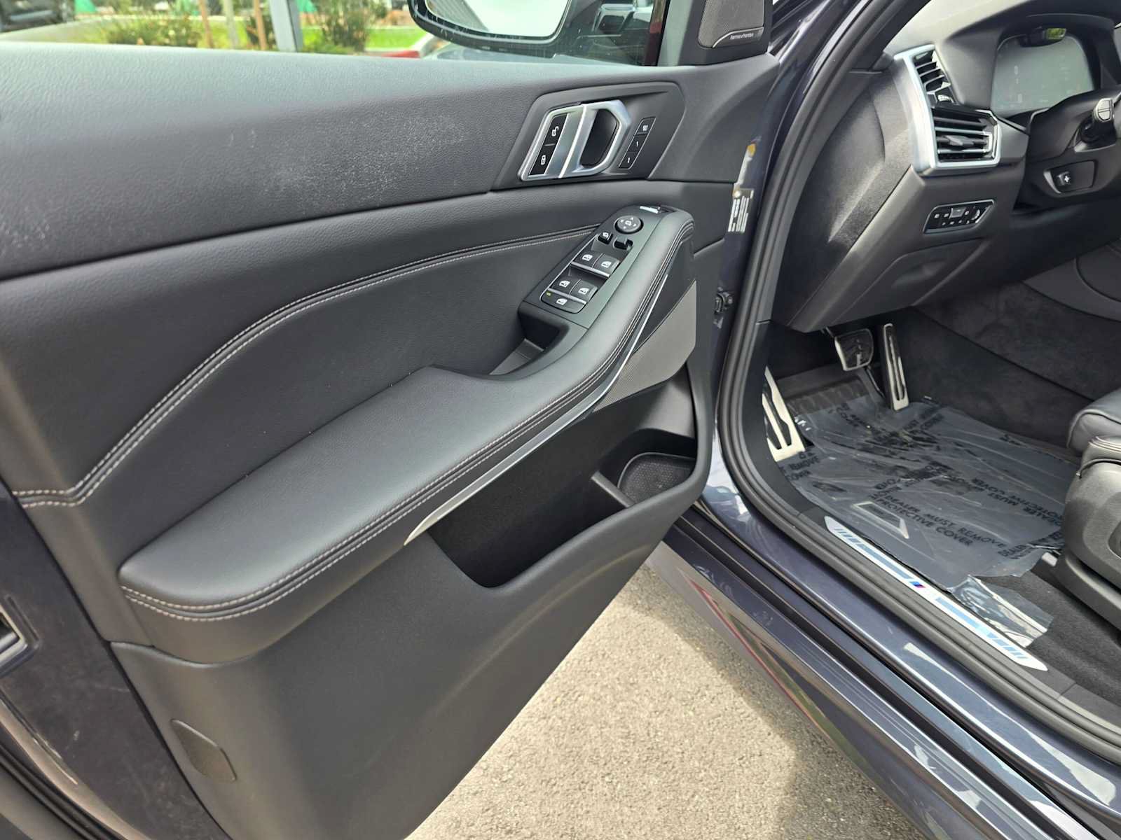 Used 2019 BMW X5 xDrive40i w/ M Sport Package AWD/4WD image 22