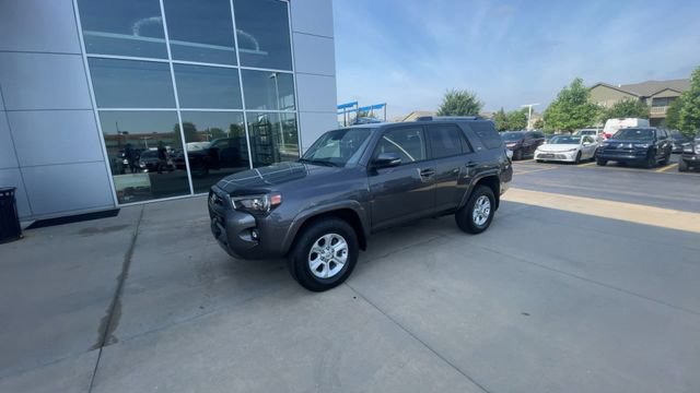 Used 2022 Toyota 4Runner SR5 Premium w/ Moonroof Package AWD/4WD image 6