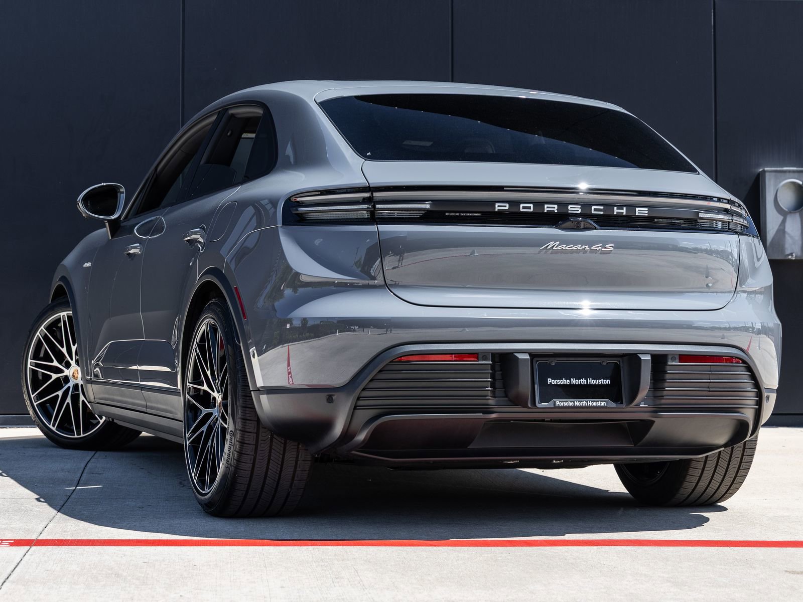 New 2025 Porsche Macan 4S Electric AWD/4WD image 3