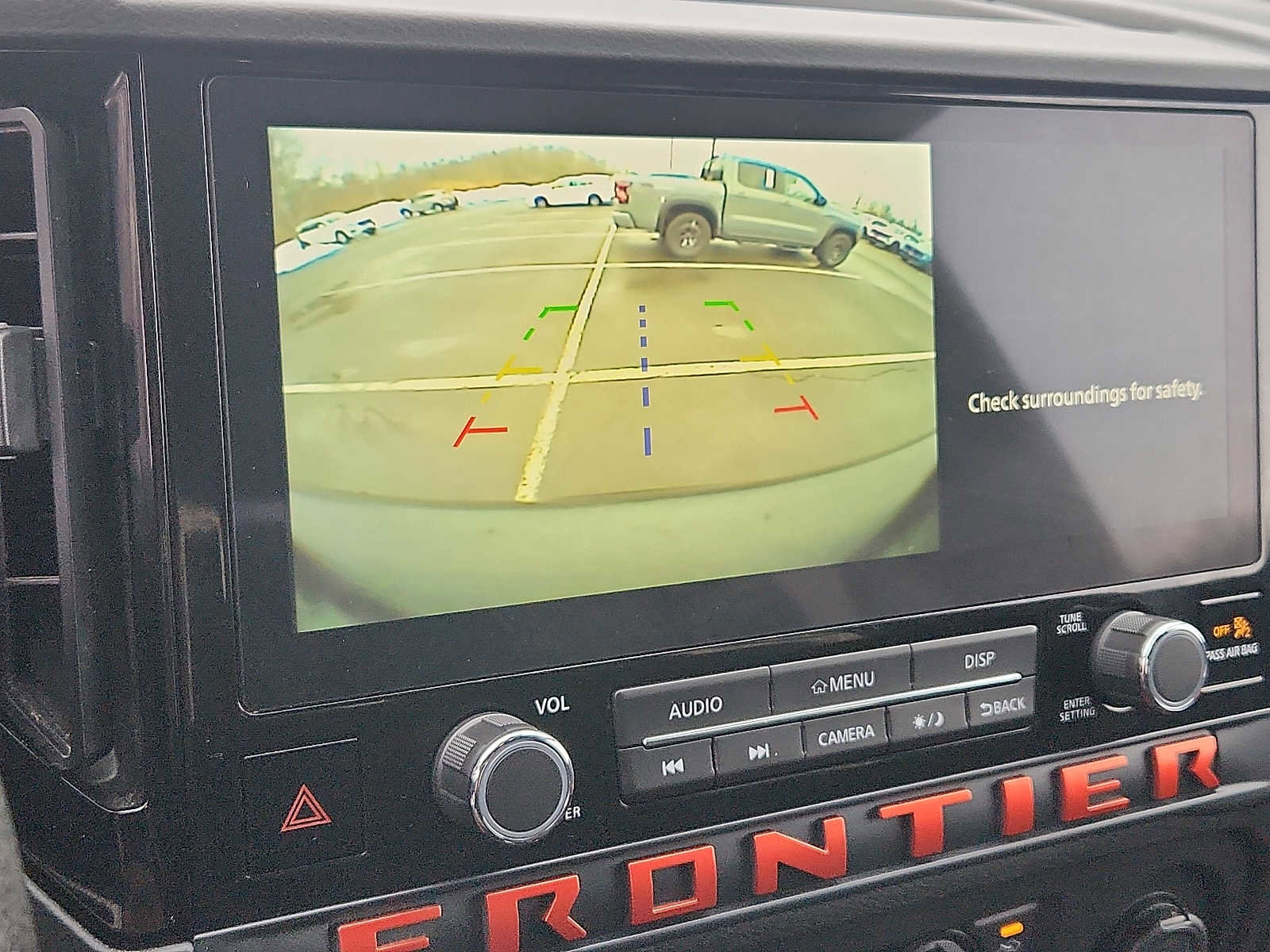 Used 2025 Nissan Frontier PRO-4X image 17