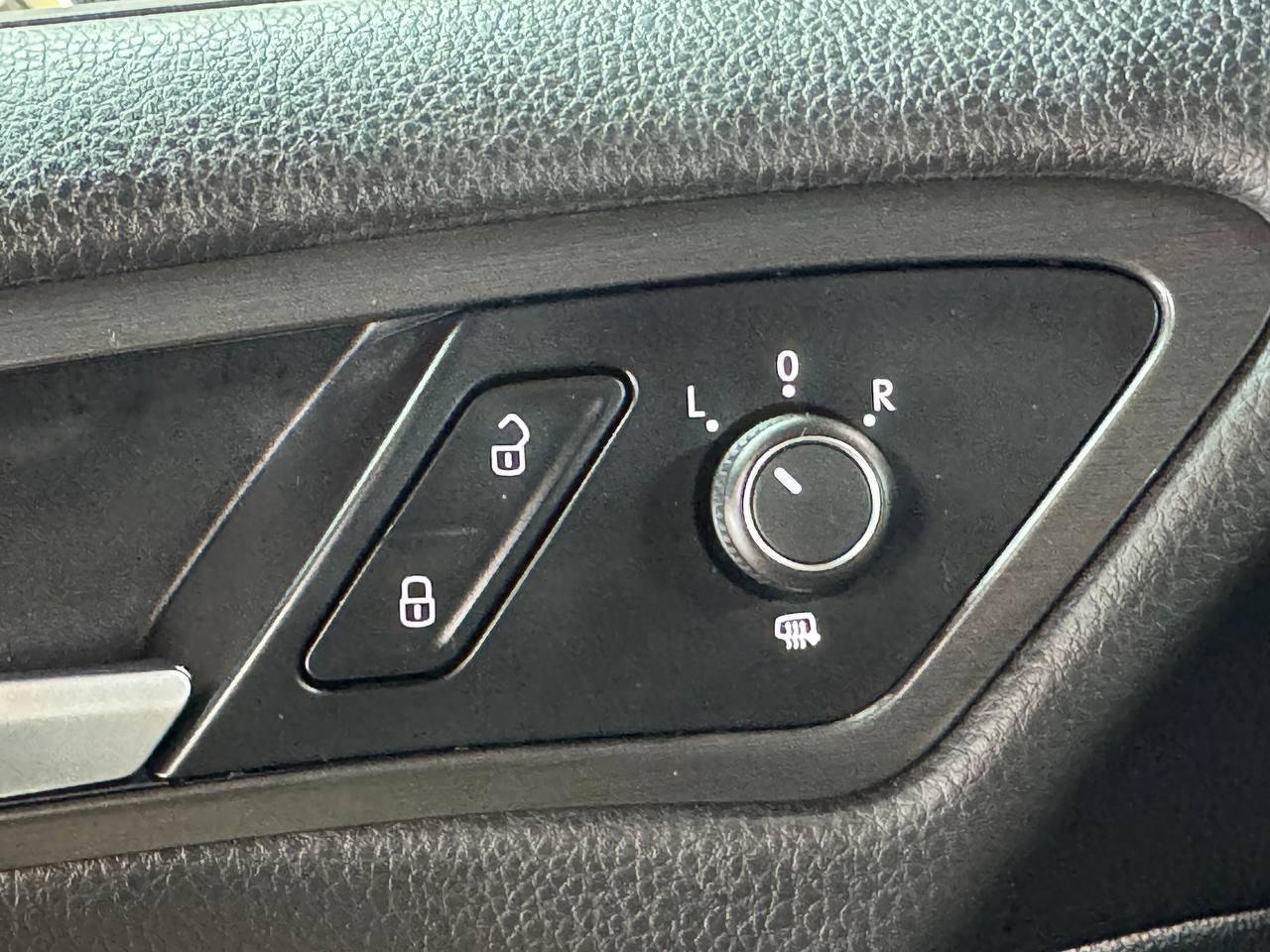 Used 2018 Volkswagen GTI Autobahn FWD image 19
