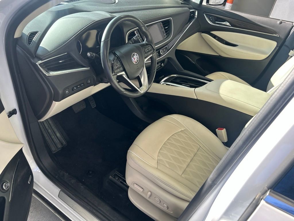 Used 2023 Buick Enclave Avenir w/ Avenir Technology Package AWD/4WD image 2