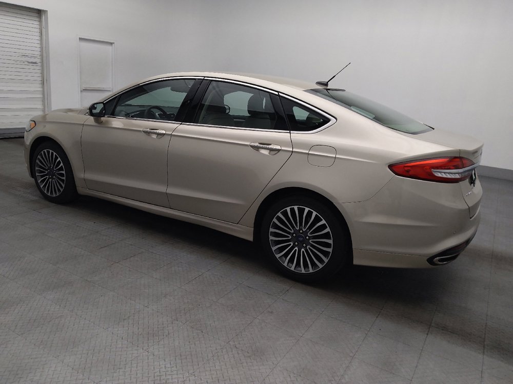 Used 2018 Ford Fusion SE w/ Fusion SE Technology Package FWD image 3