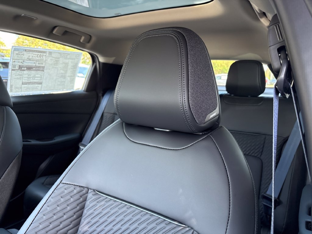 New 2026 Nissan Leaf Platinum+ w/ Cargo Package (Platinum+) FWD image 7
