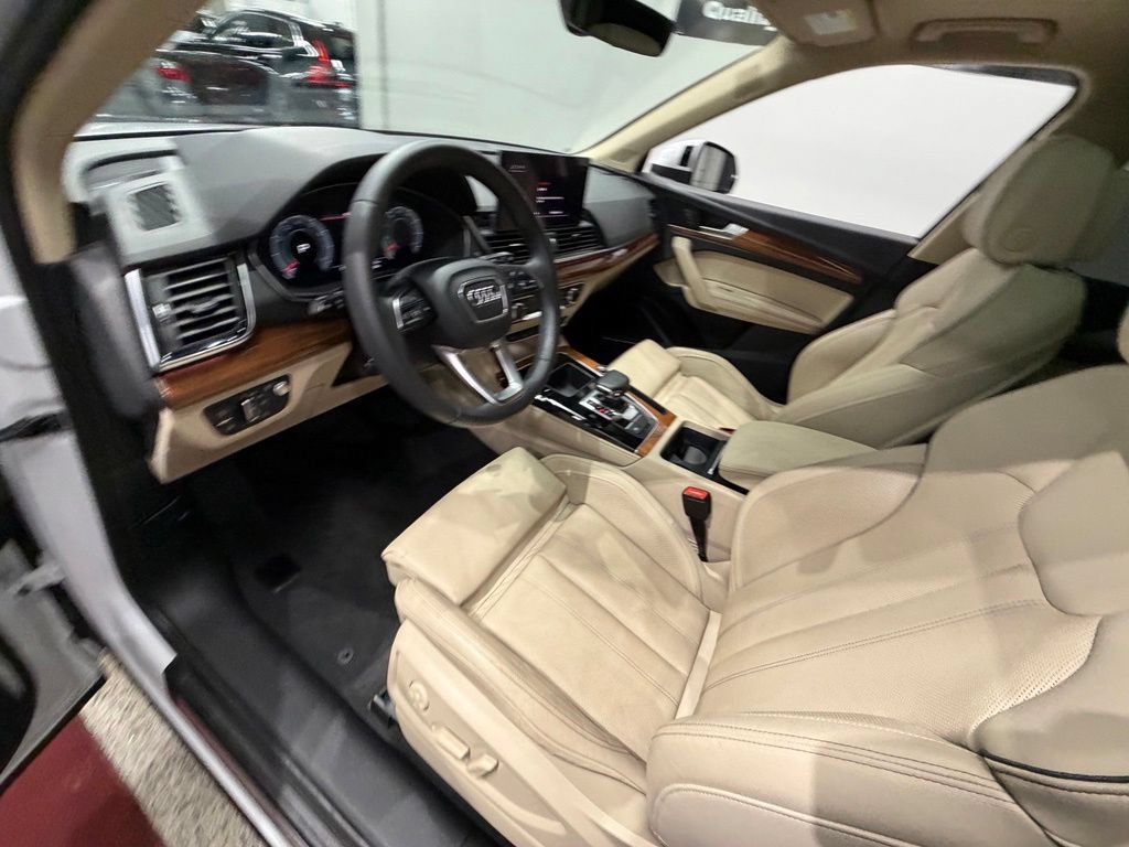 Used 2021 Audi Q5 Prestige w/ Prestige Package AWD/4WD image 23