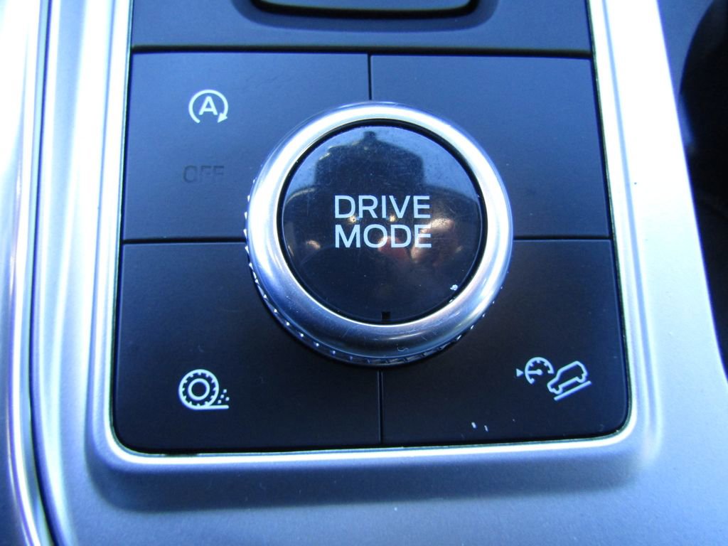 Used 2020 Ford Explorer XLT w/ Equipment Group 202A image 31