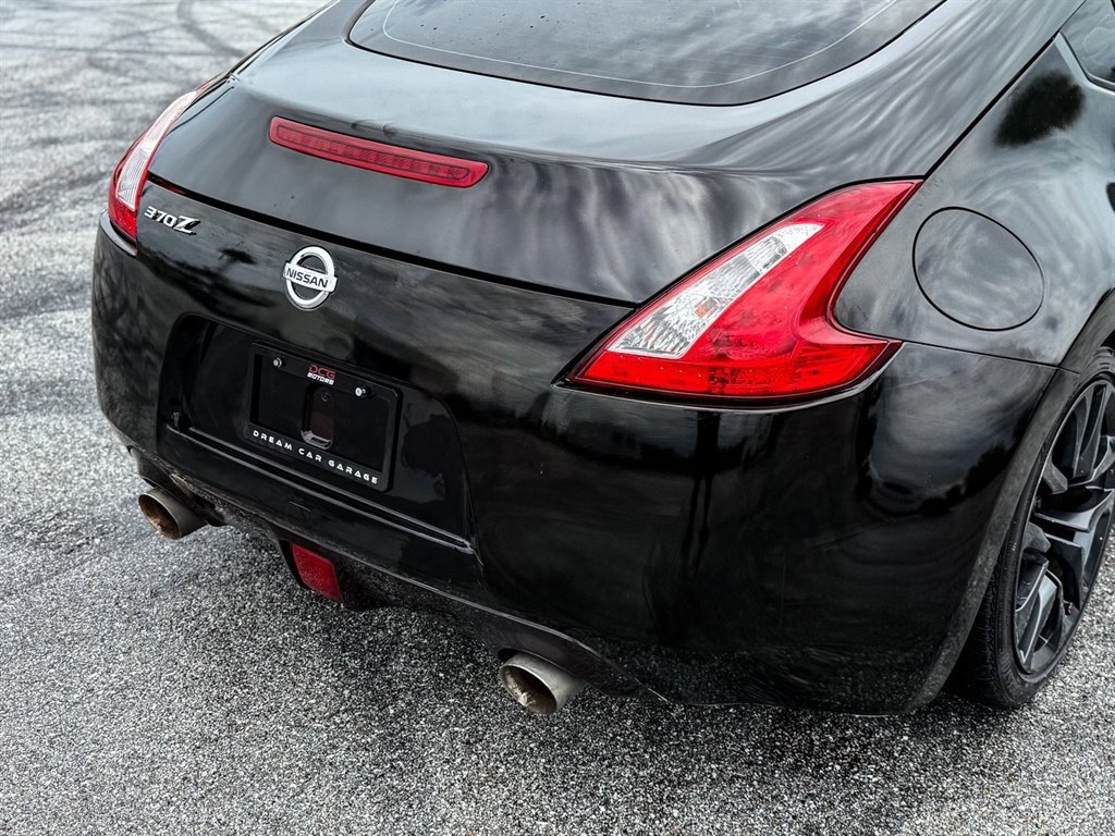 Used 2017 Nissan 370Z Sport image 14