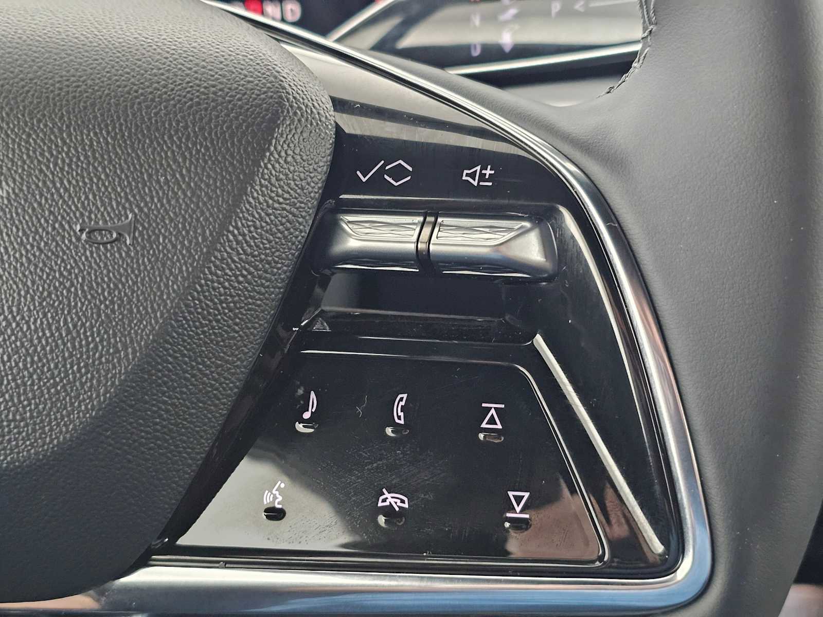 New 2026 Cadillac Lyriq Luxury w/ LPO, Floor Liner Package image 29