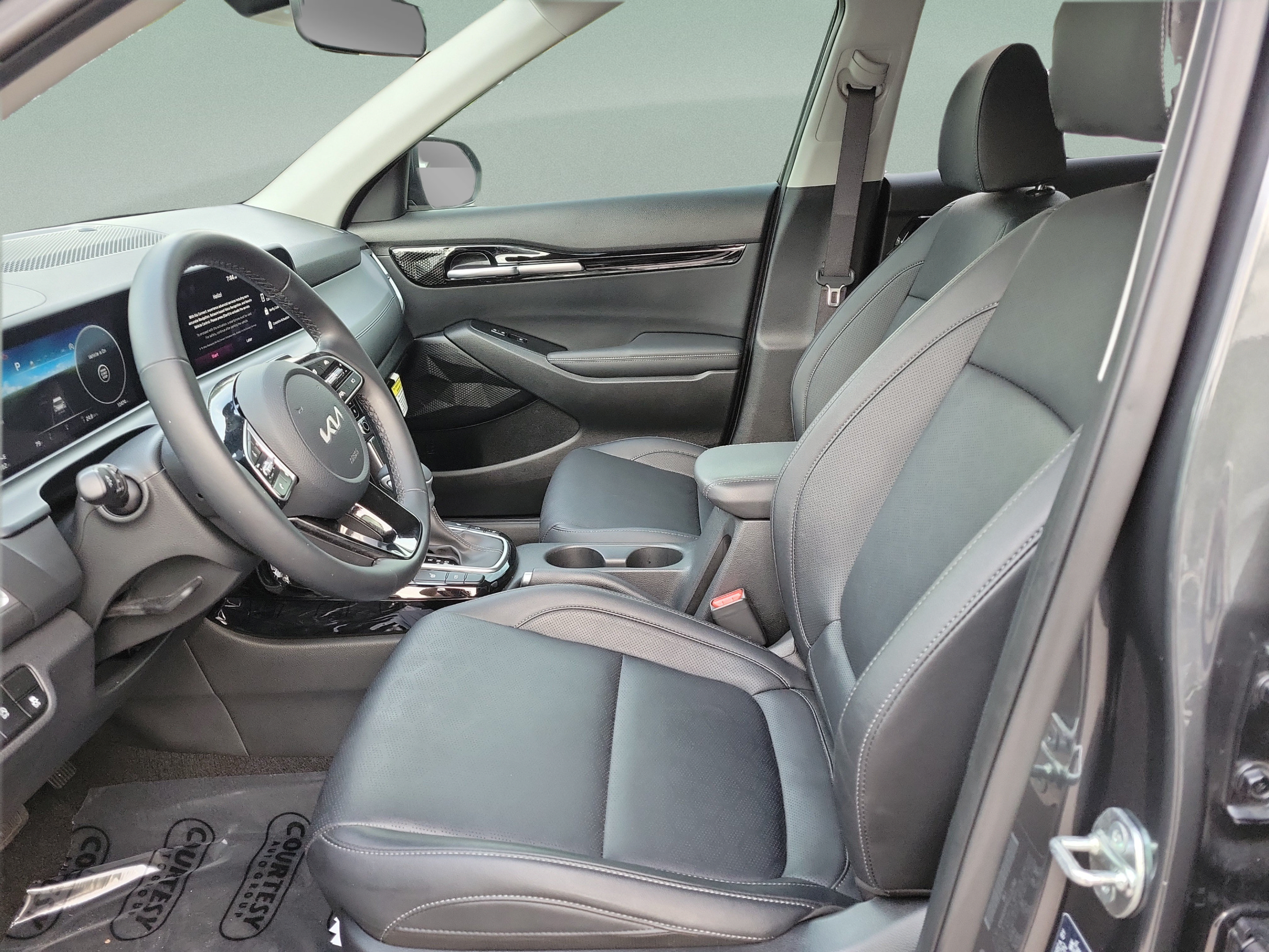 Certified 2025 Kia Seltos EX w/ EX Sunroof Package FWD image 16