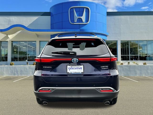 Used 2022 Toyota Venza Limited w/ Advanced Technology Package image 3