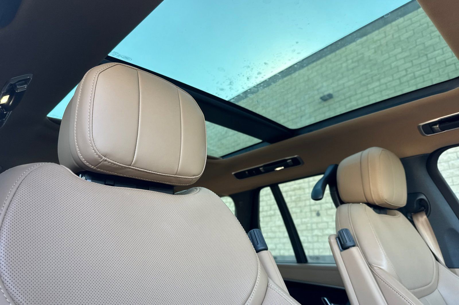 Certified 2023 Land Rover Range Rover SE image 18