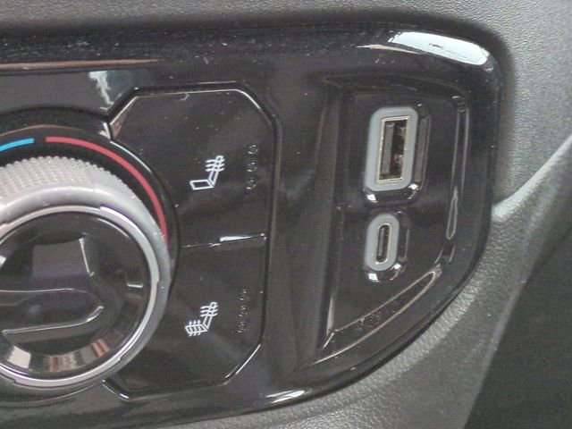 Used 2025 Chevrolet Silverado 3500 LT w/ Safety Package image 25