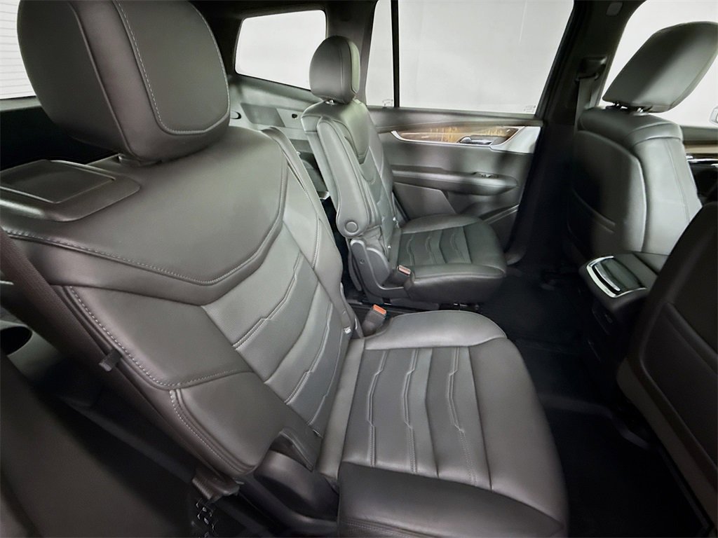 Used 2020 Cadillac XT6 Premium Luxury w/ Platinum Package image 28