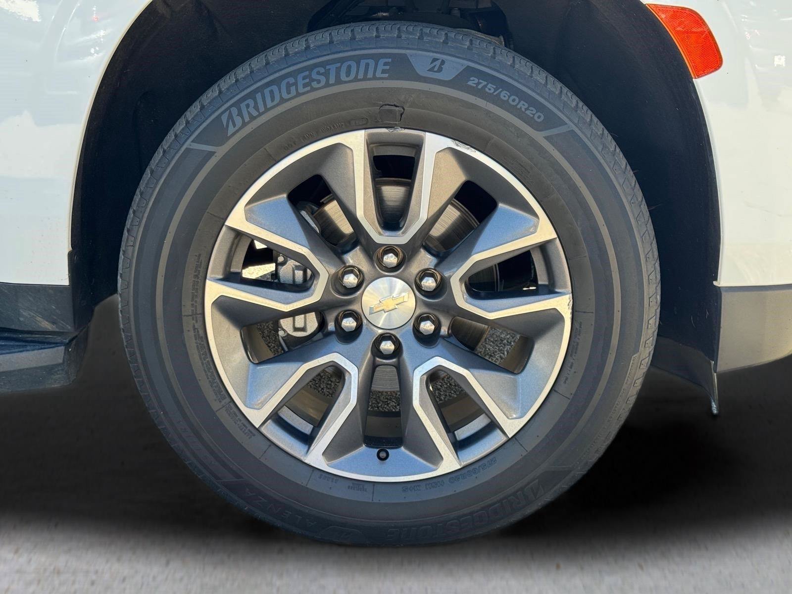 Used 2023 Chevrolet Suburban LT w/ Luxury Package AWD/4WD image 9
