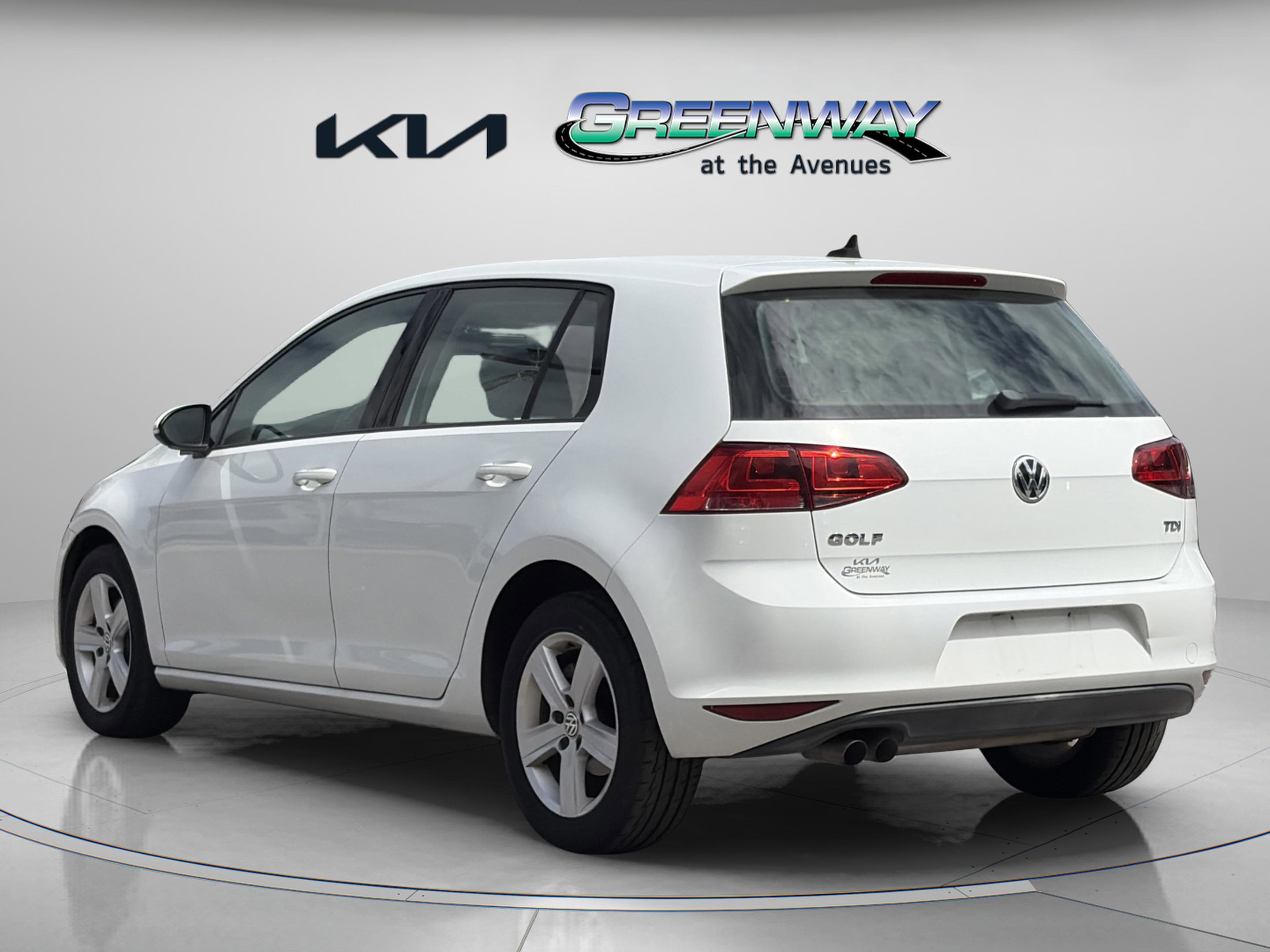 Used 2015 Volkswagen Golf TDI S image 4