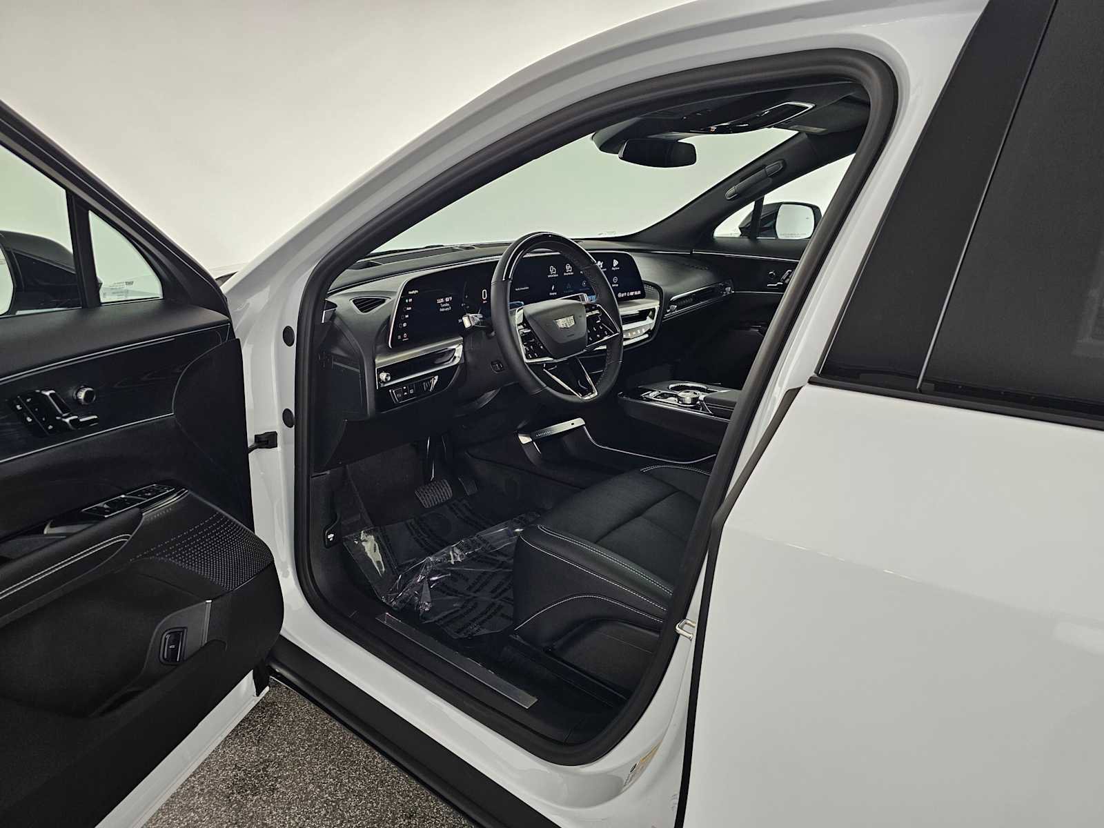 New 2026 Cadillac Lyriq Luxury image 19