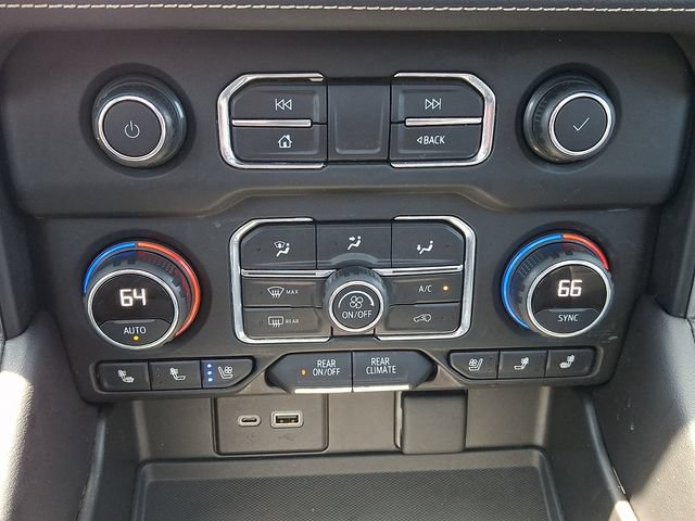 Used 2021 Chevrolet Suburban Premier AWD/4WD image 18