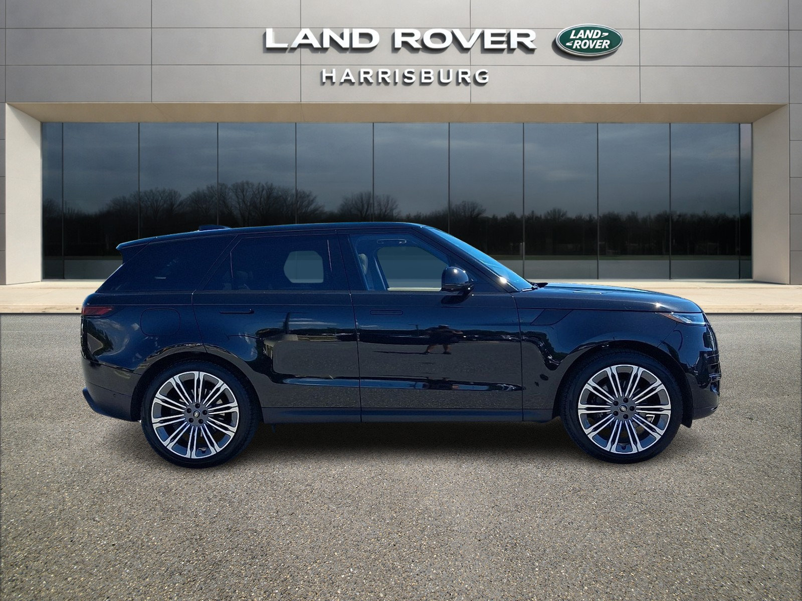 Used 2024 Land Rover Range Rover Sport SE AWD/4WD image 5