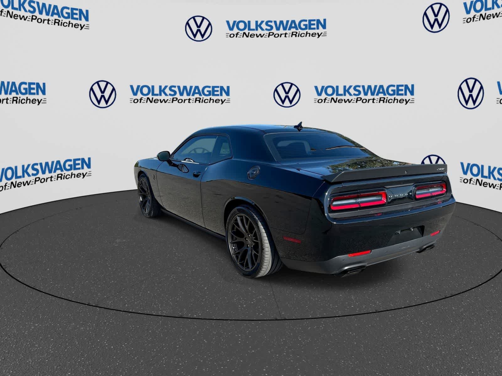 Used 2016 Dodge Challenger SRT Hellcat RWD image 12