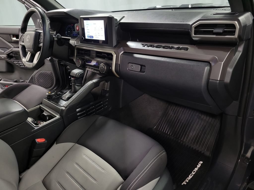 Used 2024 Toyota Tacoma TRD Sport AWD/4WD image 34