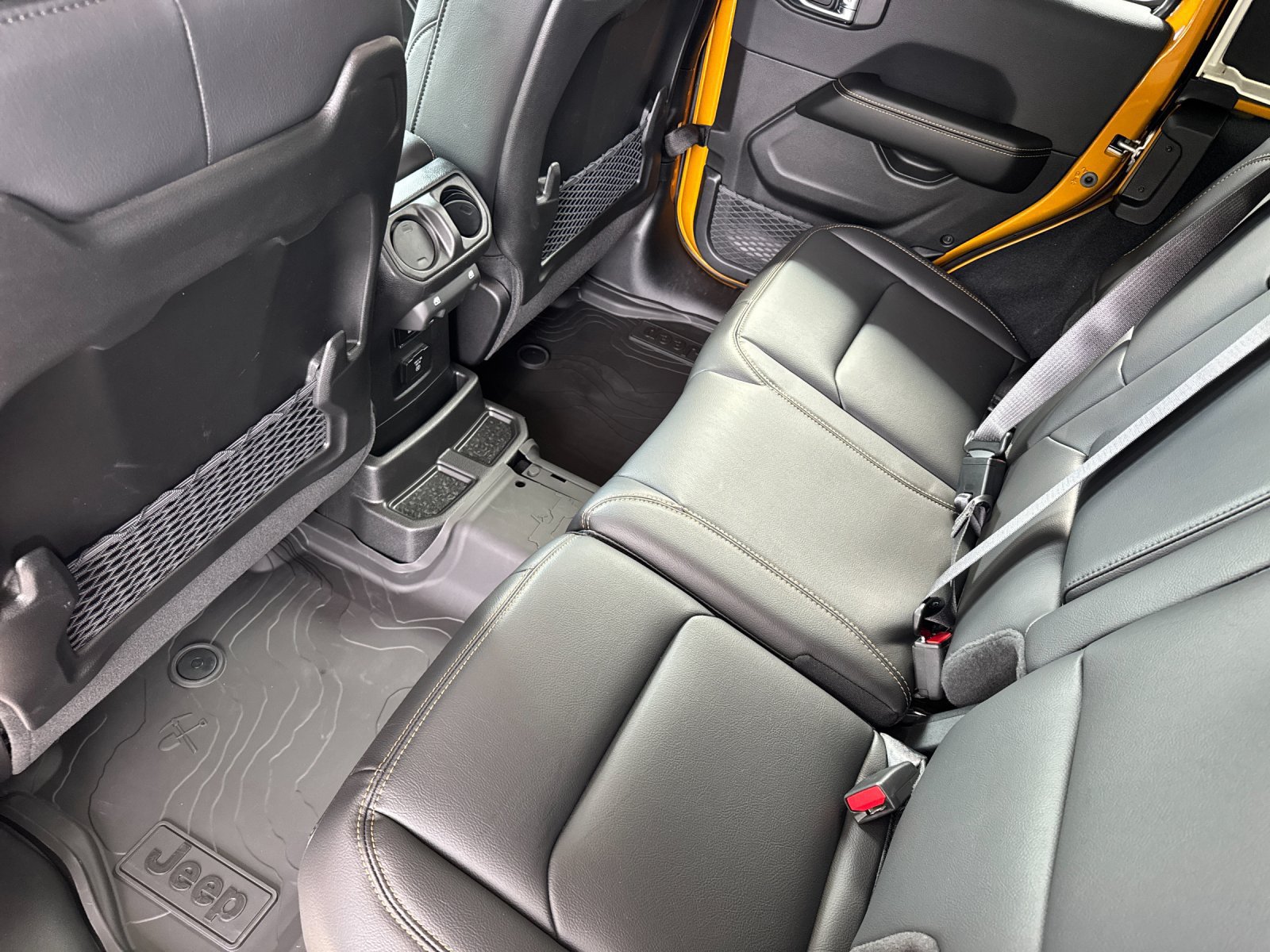 New 2026 Jeep Wrangler Unlimited Sahara AWD/4WD image 12