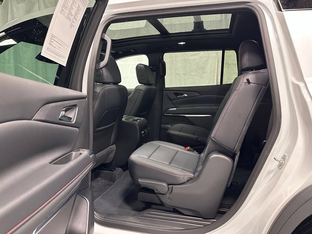 Used 2025 Chevrolet Traverse Z71 w/ Driver Confidence Package AWD/4WD image 39