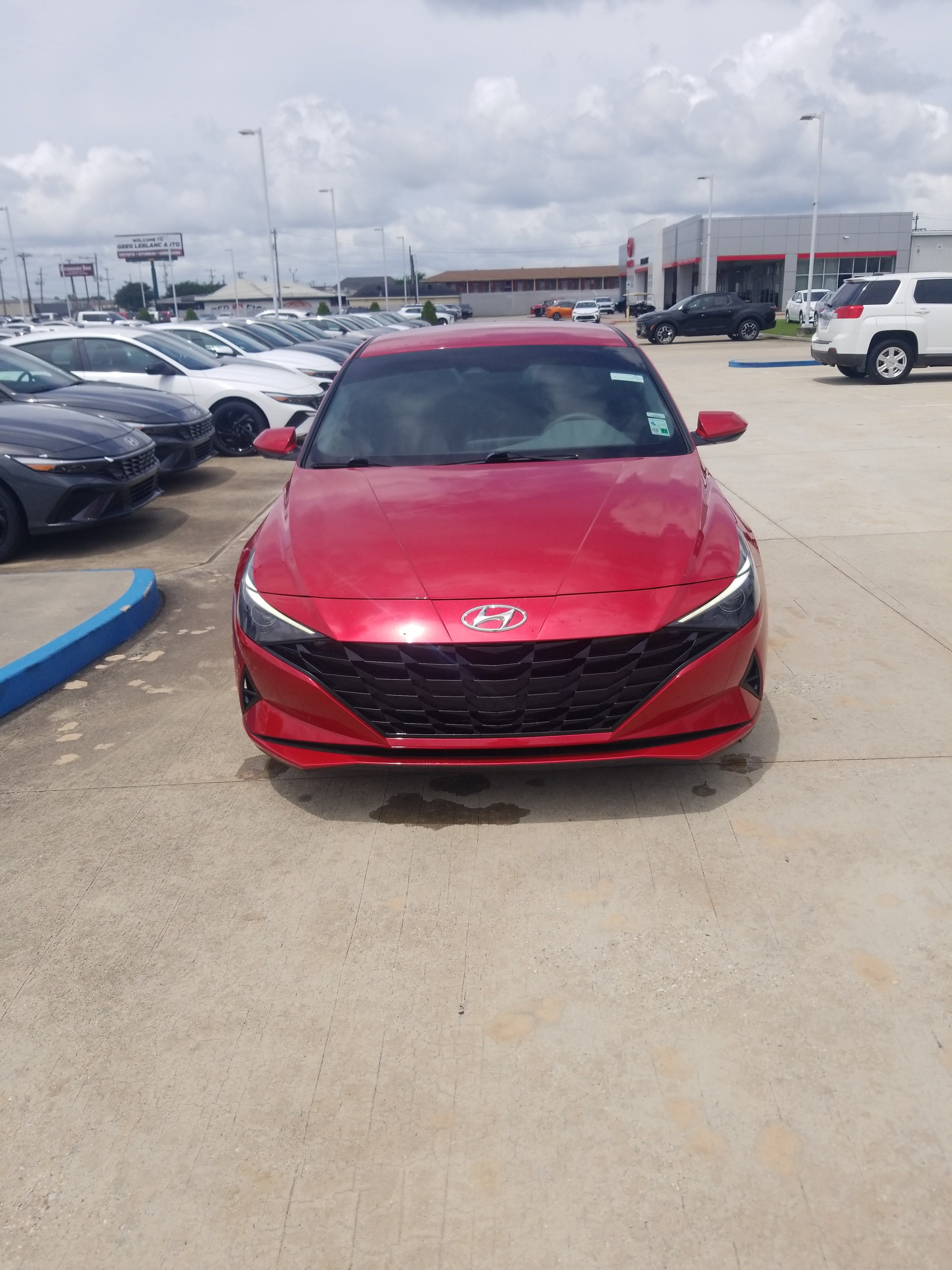 Used 2023 Hyundai Elantra SEL FWD image 2