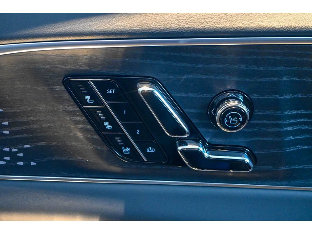 New 2026 Cadillac Lyriq V w/ Exterior Carbon Fiber Package image 16