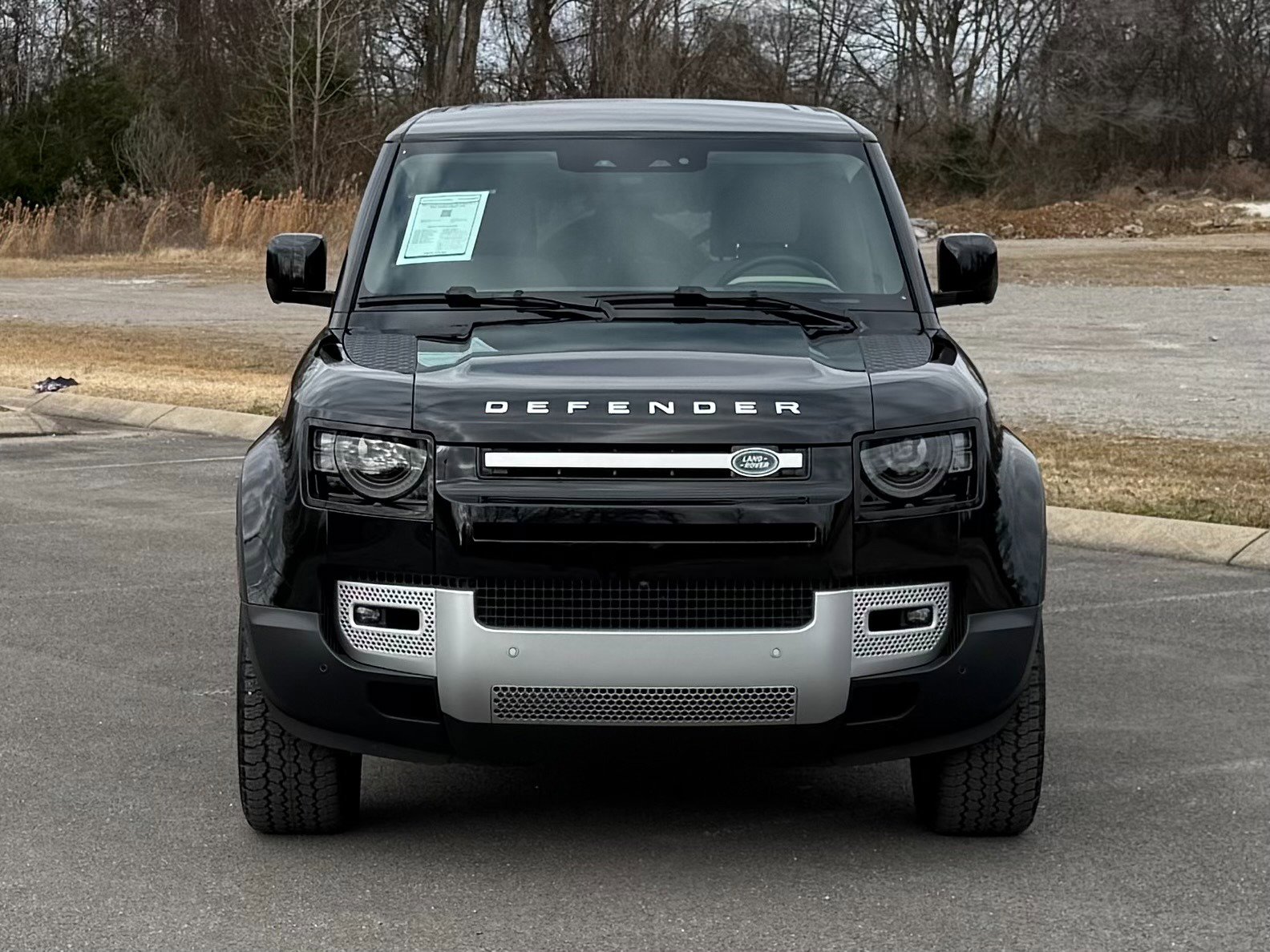 Used 2024 Land Rover Defender 110 SE image 6