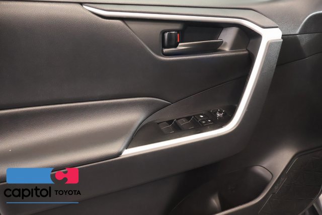 Certified 2021 Toyota RAV4 LE AWD/4WD image 10
