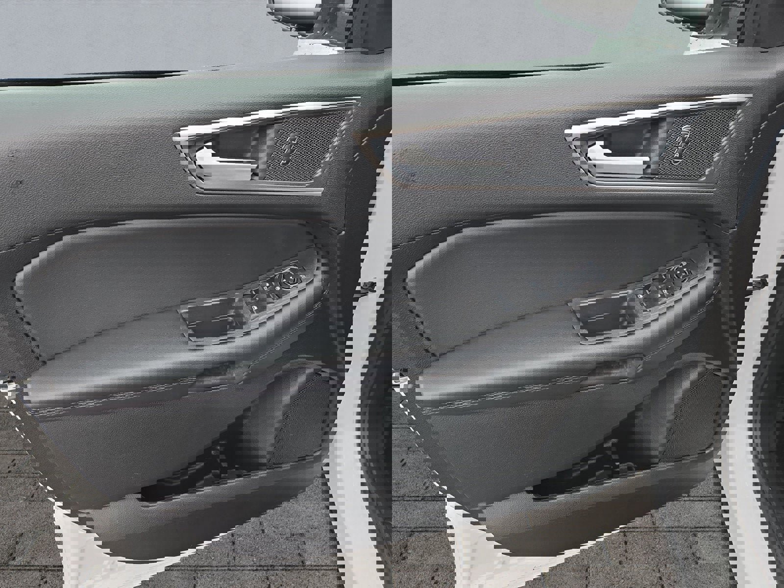 Certified 2024 Ford Edge SEL image 10