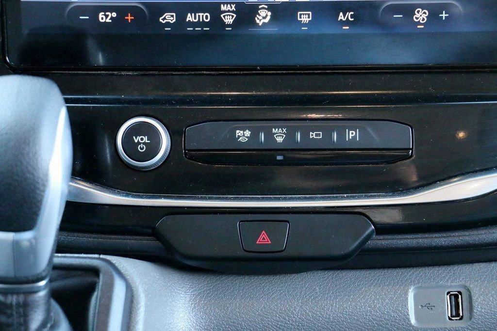 Used 2023 Ford Transit 350 XLT image 29