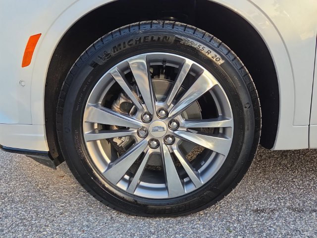 Certified 2025 Cadillac XT6 Premium Luxury w/ Technology Package FWD image 32