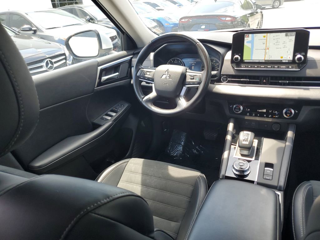 Used 2024 Mitsubishi Outlander SE FWD image 15