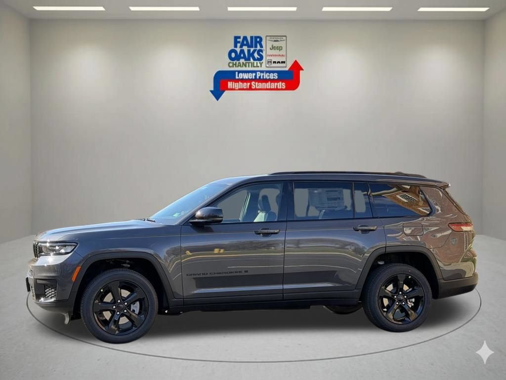 New 2025 Jeep Grand Cherokee L Laredo AWD/4WD image 11