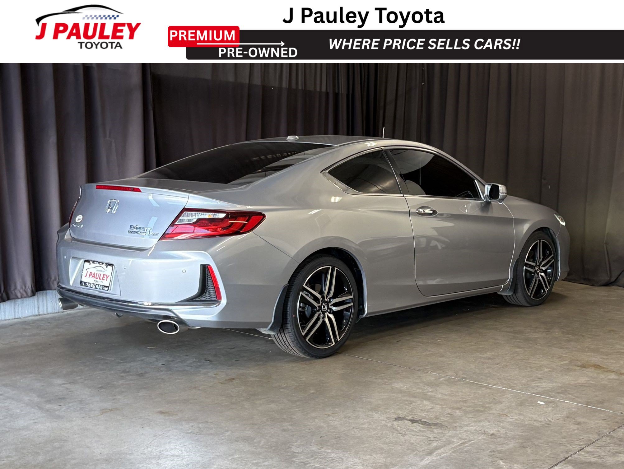 Used 2016 Honda Accord Touring image 3