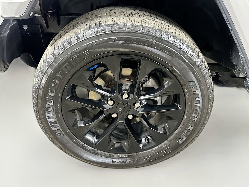 Used 2023 Jeep Wrangler Unlimited Sahara AWD/4WD image 8