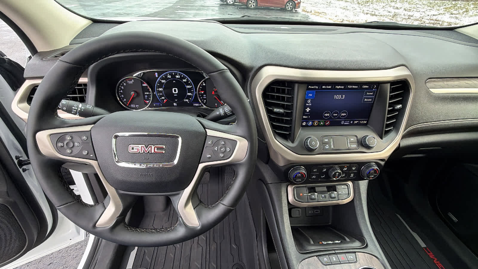 Used 2023 GMC Acadia Denali w/ Denali Ultimate Package image 11