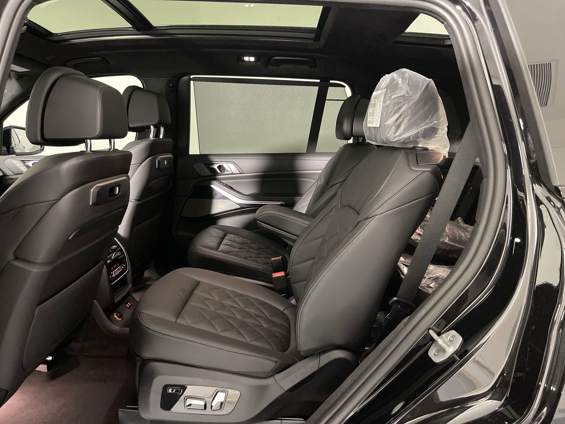 Used 2026 BMW X7 xDrive40i w/ M Sport Package image 14