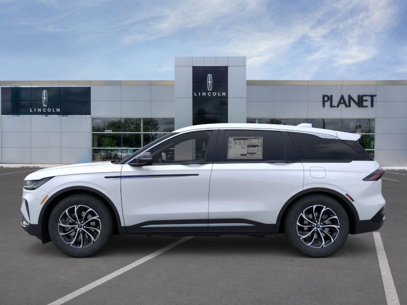 New 2025 Lincoln Nautilus Premier image 3