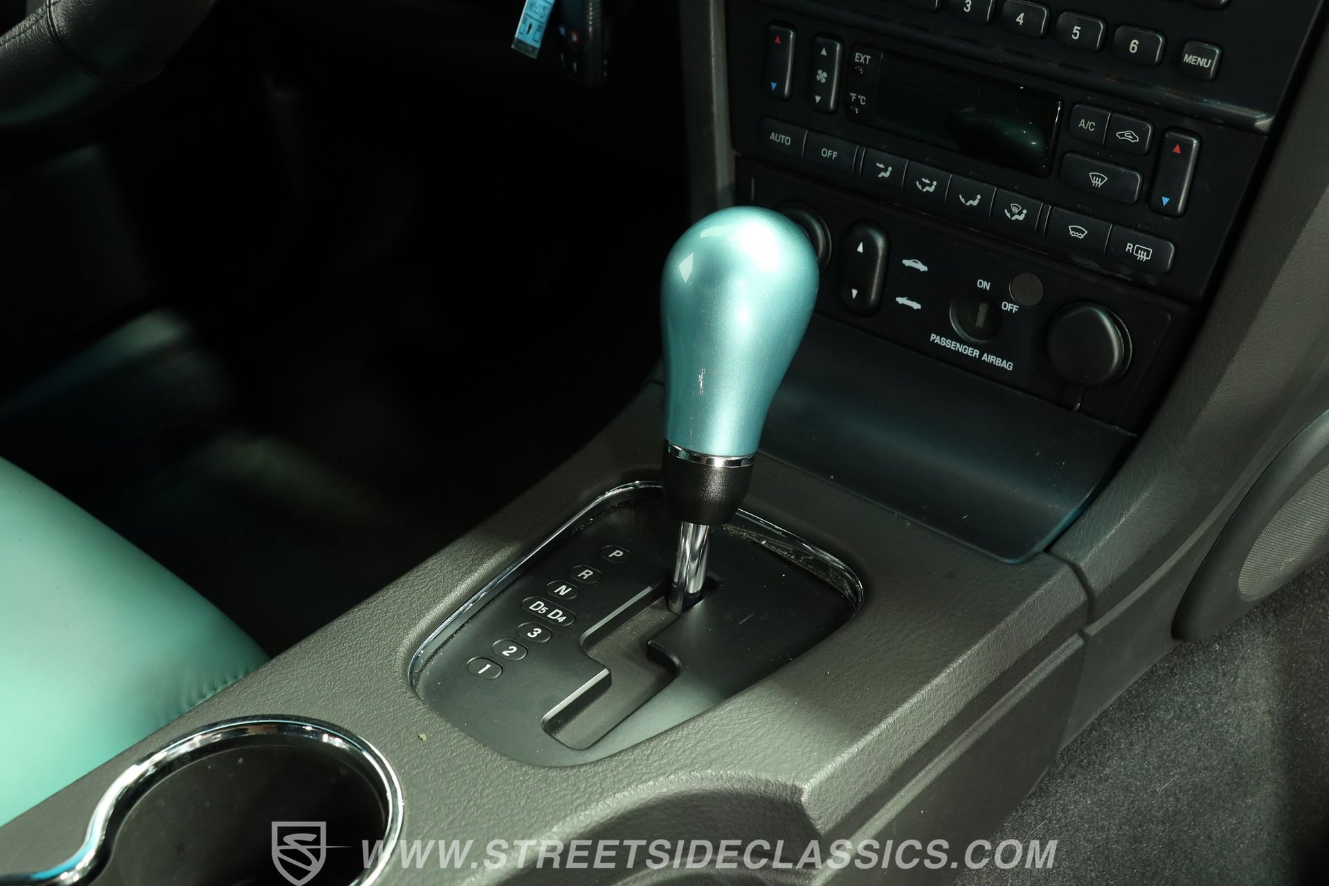 Used 2002 Ford Thunderbird RWD image 40