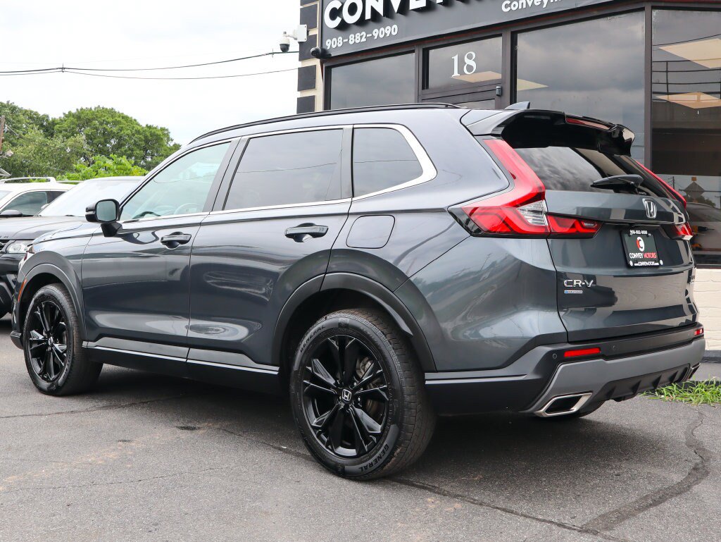 Used 2024 Honda CR-V Sport Touring image 4