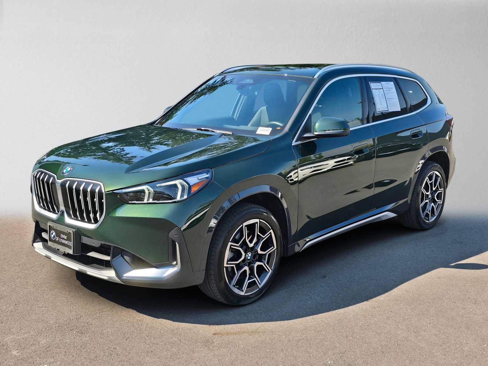 Used 2025 BMW X1 xDrive28i w/ Premium Package AWD/4WD image 7